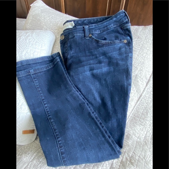 Torrid straight leg stretch jeans